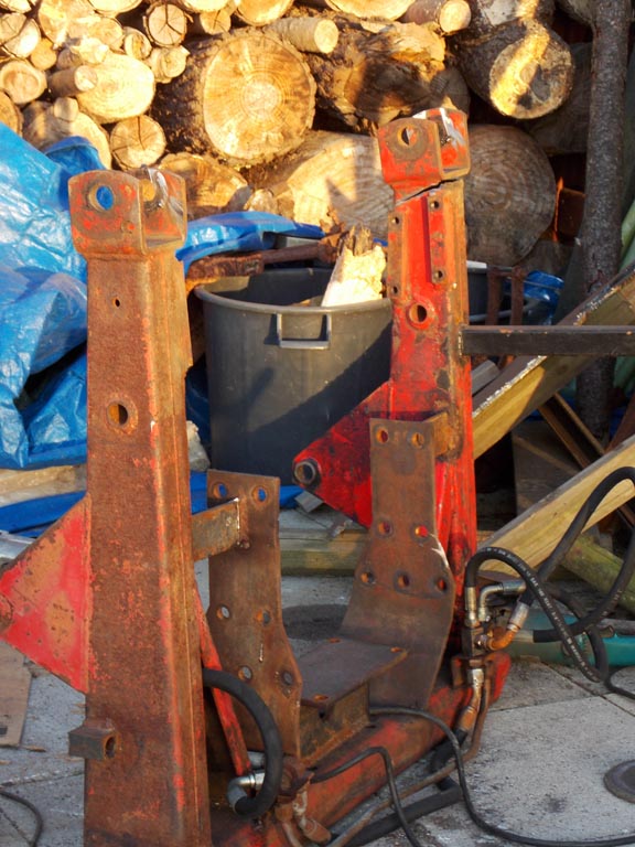 Old Massey Furguson Front end loader cracked